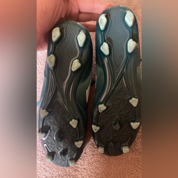 Women’s size 7 Diadora socket cleats - Picture 3 of 6